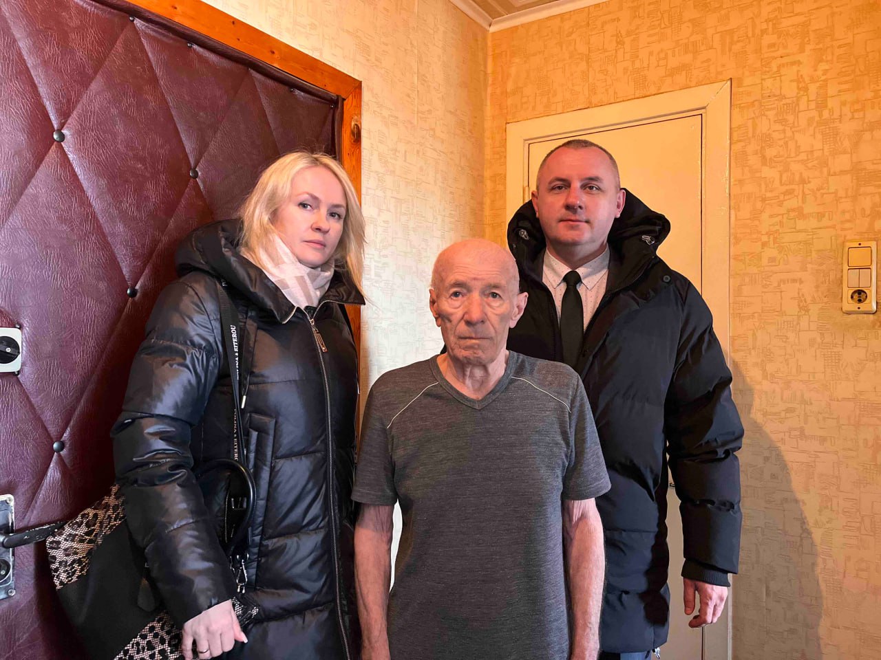 Посещение руководством малолетних узников концлагерей, бывших работников предприятия