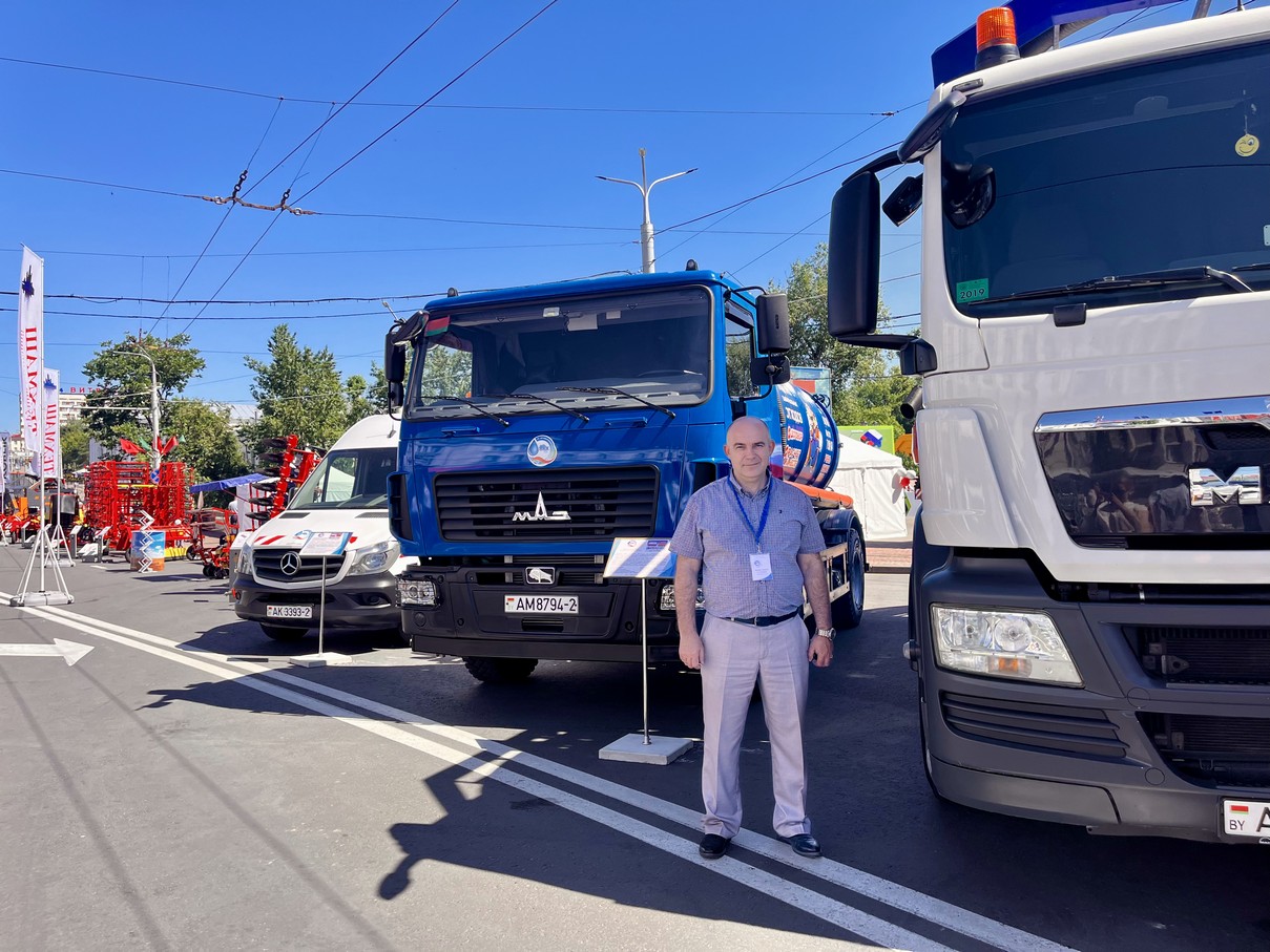 На площади Свободы работает выставка техники белорусско-российских производителей 