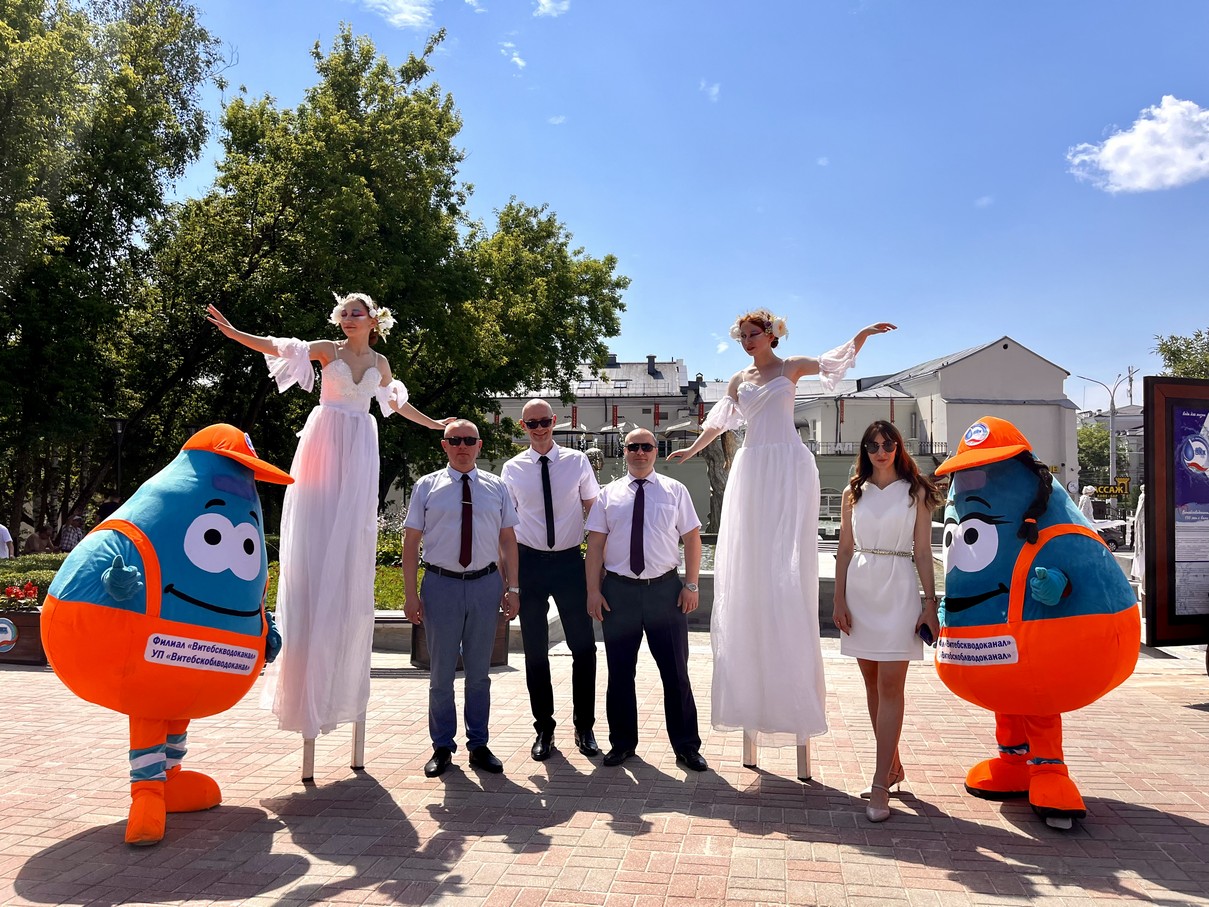 29 июня в Витебске торжественно и ярко представили обновленный фонтан «Слияние трех рек», а также прилегающую зону отдыха и остановочный павильон «Ратуша»