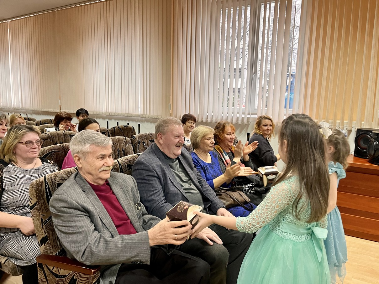 Уважение, почет и благодарность!