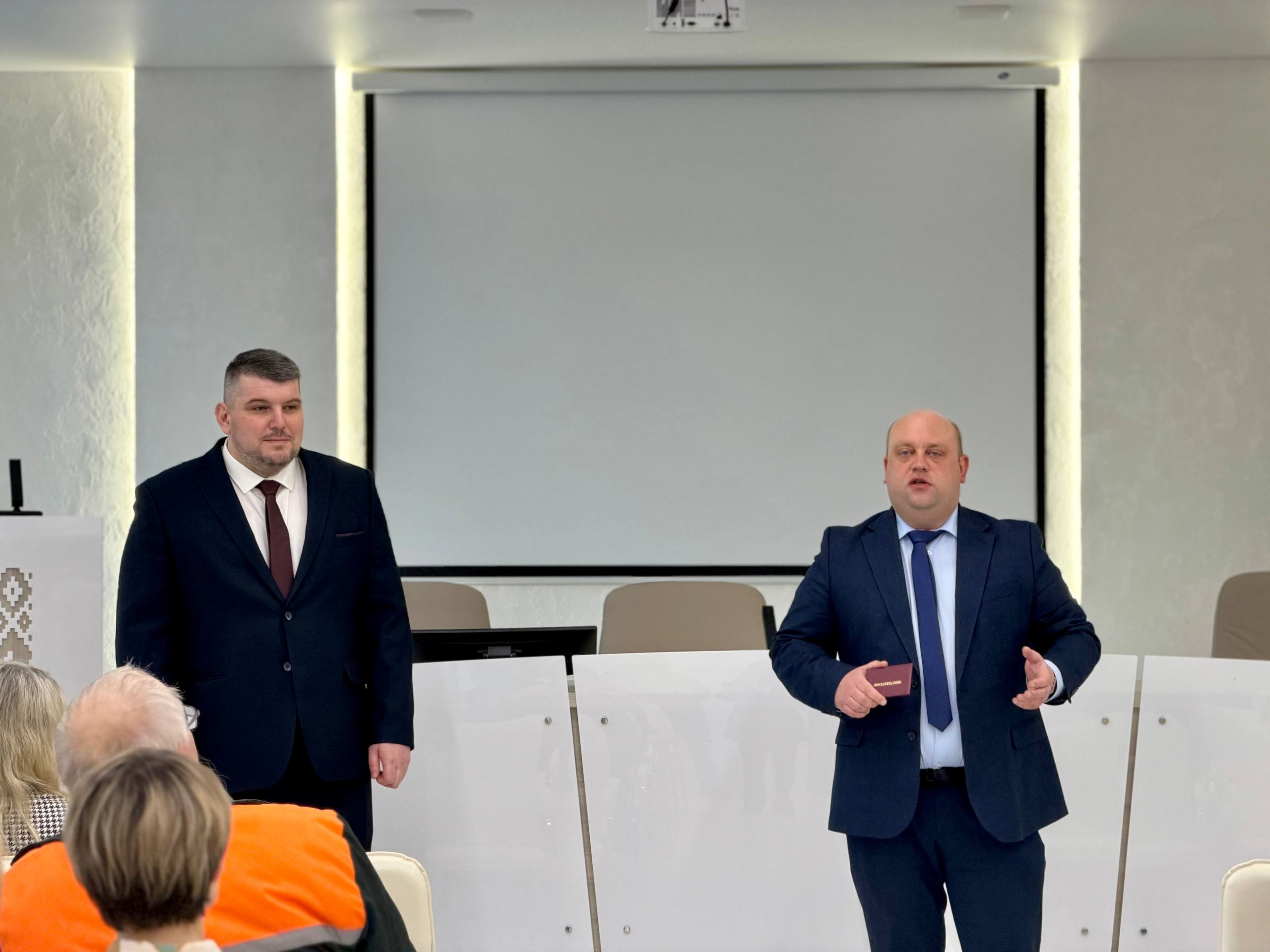 Директор филиала  Вадим Просолов представил коллективу нового заместителя директора по строительству – Илью Сергеевича Дайнеко